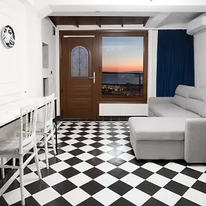 https://spazio-51.hotels-of-thessaloniki.com