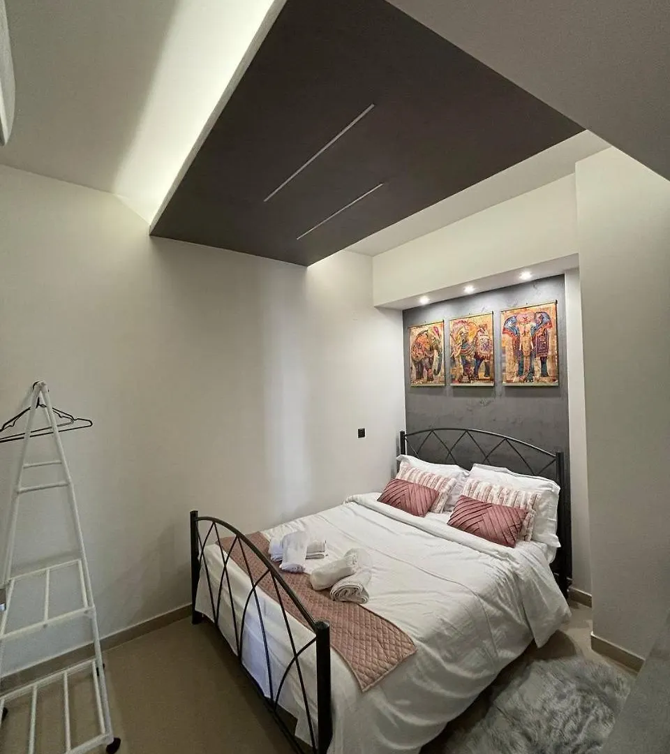 Purpe Orchid - Modern Studio Thessaloniki Apartment